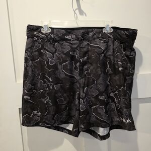 Huk Gear Men's Lowcountry Camo XL GRAY Black Performance Fishing Shorts